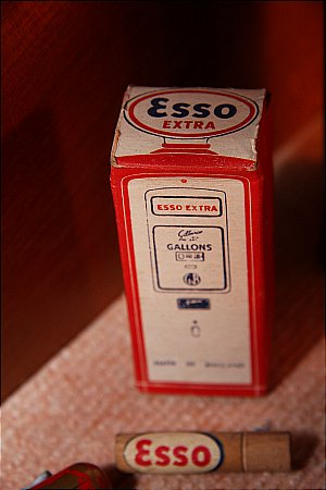 ESSO BOXED CAR - click to enlarge